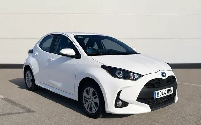 TOYOTA Yaris 1.5 VVT-I HEV AUTO BUSINESS PLUS 116 5P