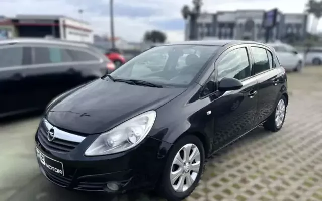 Opel Corsa 2010 .