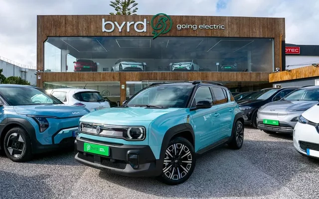Renault 4 E-Tech 52 kWh Iconic Autonomia Conforto
