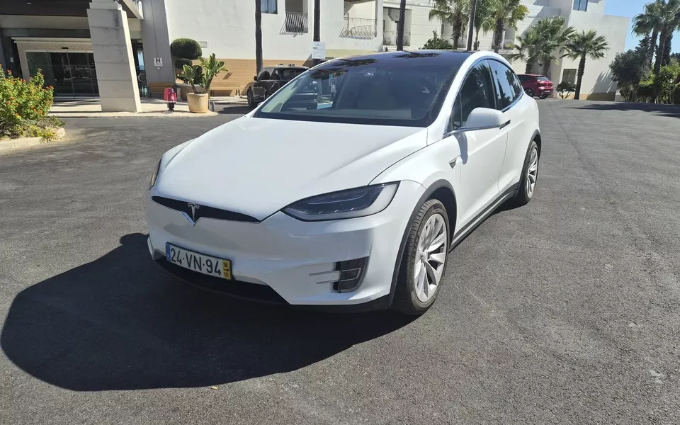 Tesla Model X 100D