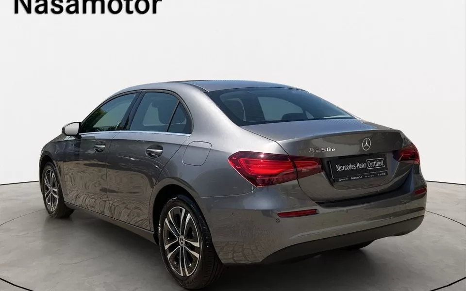Mercedes-Benz A 250 Limousine