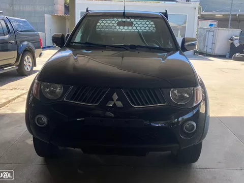 Mitsubishi L200 Pick Up 4x4 Intense Club Cab