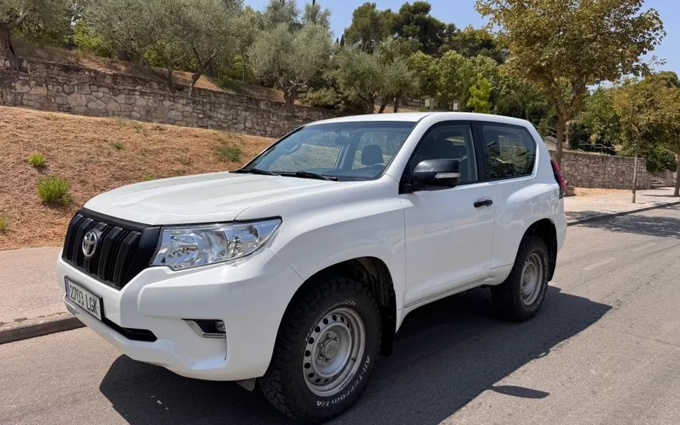 TOYOTA Land Cruiser Land Cruiser D-4D GX