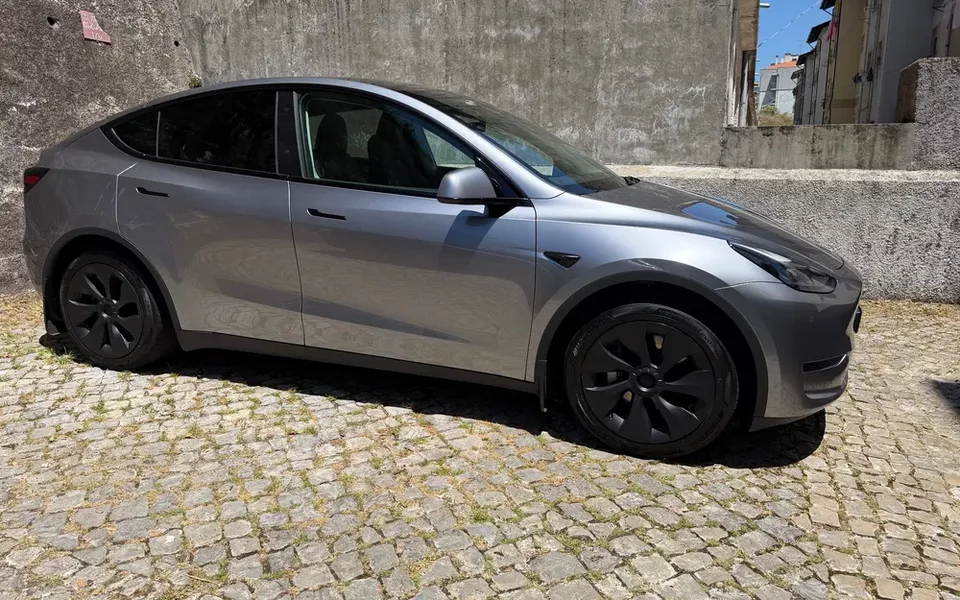 Tesla Model Y Long Range Tração Integral
