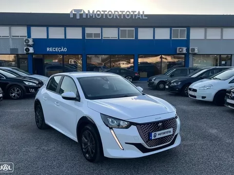 Peugeot e-208