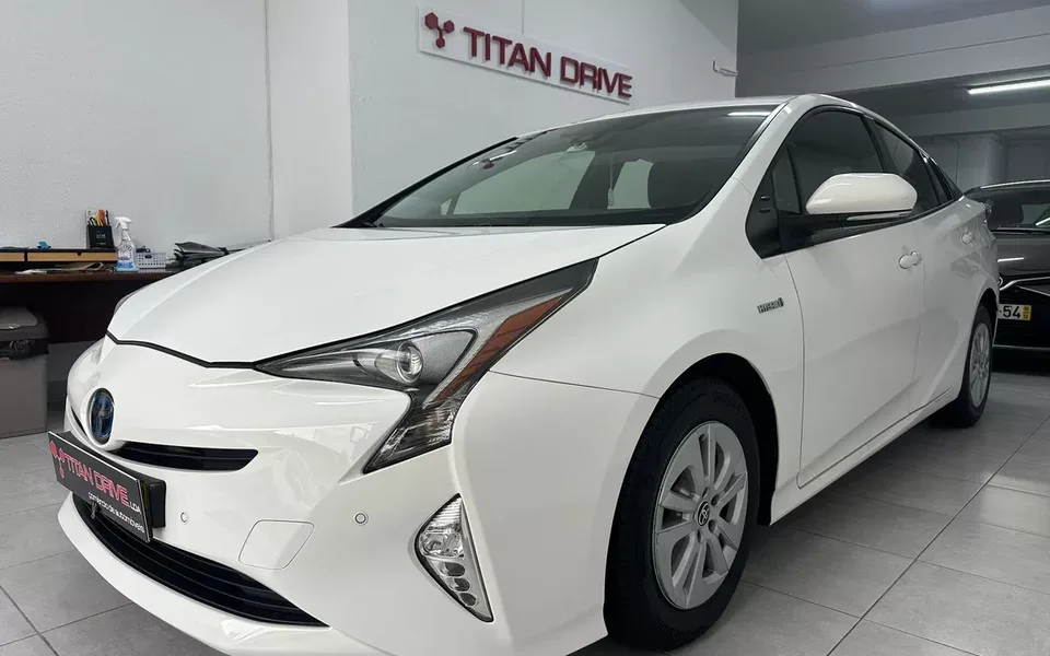 Toyota Prius 1.8 Luxury Pele