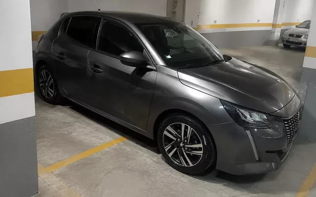 Peugeot 208 1.2 PureTech Allure EAT8
