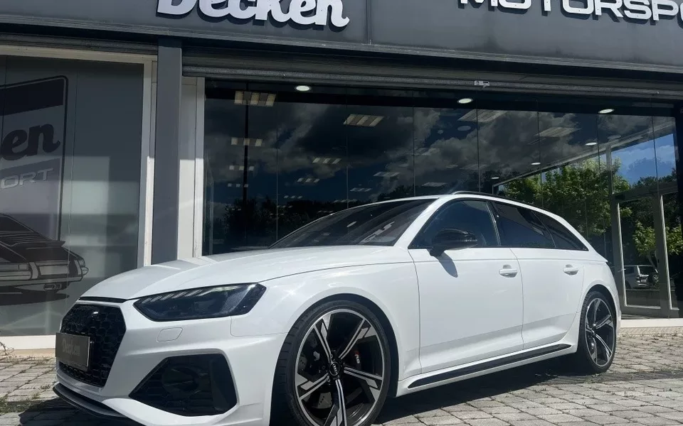 AUDI A4 RS4 Avant TFSI quattro tiptronic