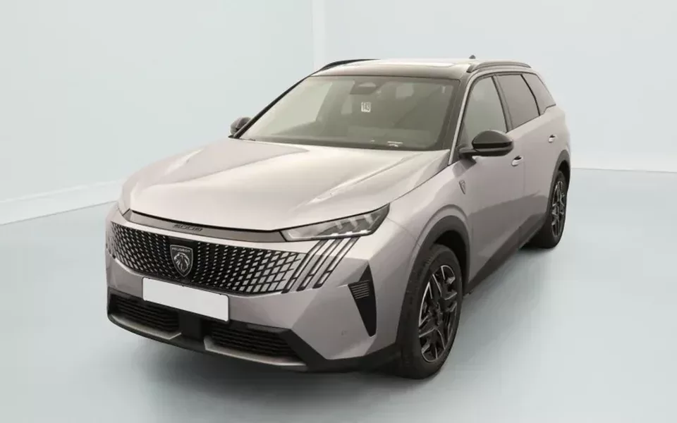 Peugeot 5008 Gt 1.2 HYBRID 145 Zéro km immatriculé