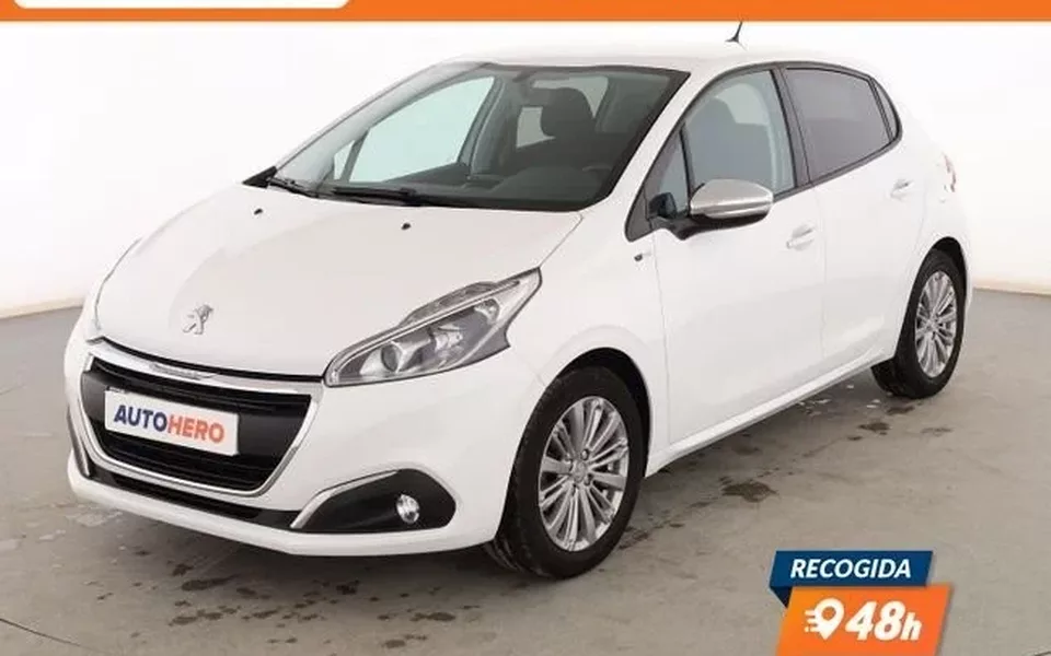 PEUGEOT 208 208 1.2 PureTech Style 82