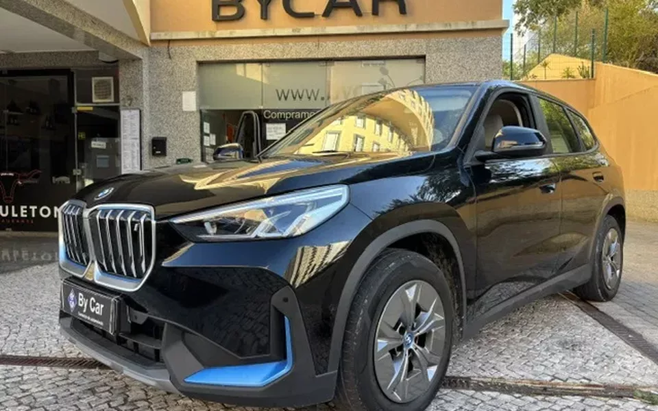 BMW iX1 xDrive30 xLine