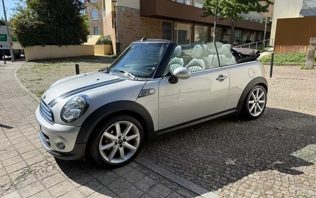 MINI Cabrio Cooper D