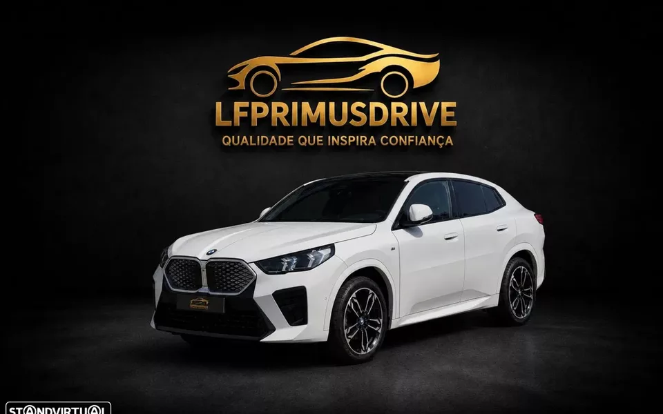 BMW iX2 eDrive20 Pack Desportivo M