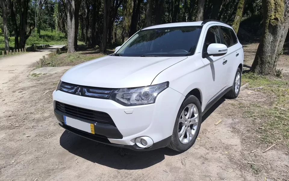Mitsubishi Outlander 2.2 DI-D Instyle Navi