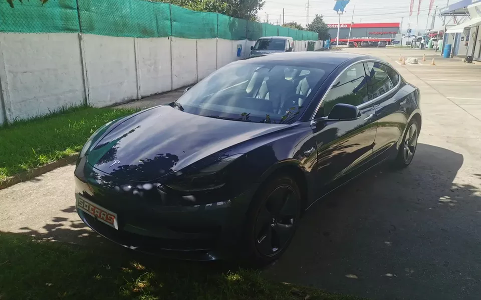 Tesla Model 3 Standard Range Plus RWD
