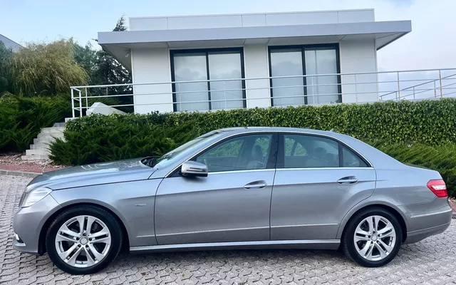 Mercedes-Benz E 350 CDI Avantgarde BlueEfficiency