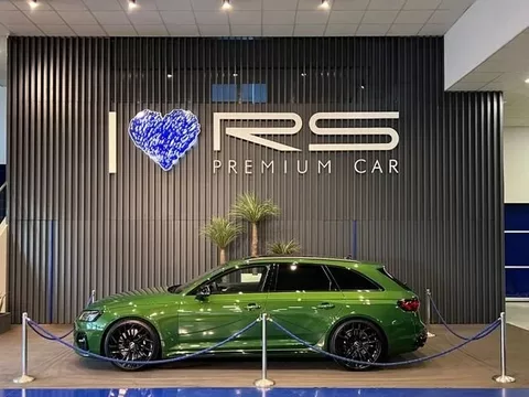 AUDI A4 RS4 Avant
