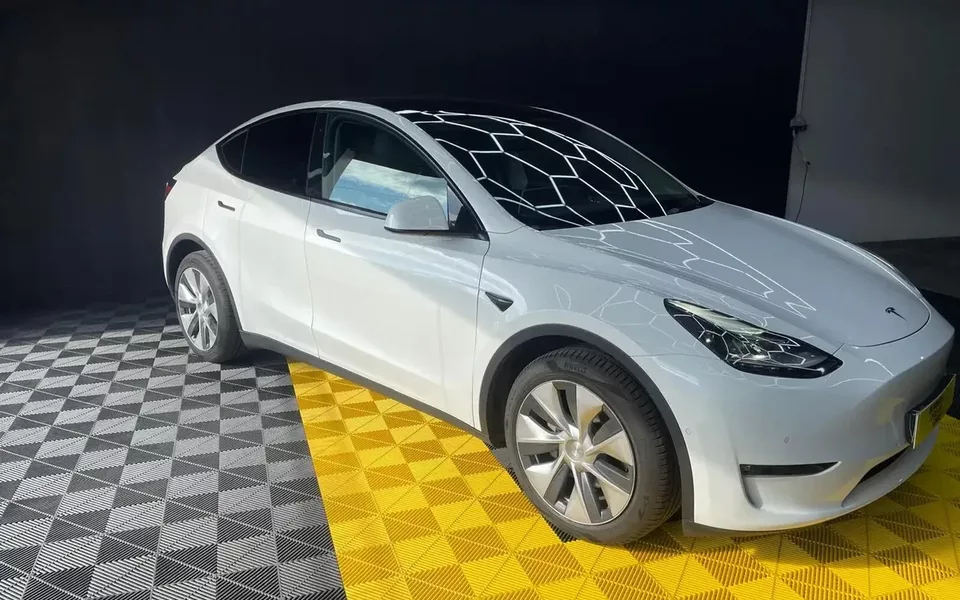 Tesla Model Y Long-Range RWD