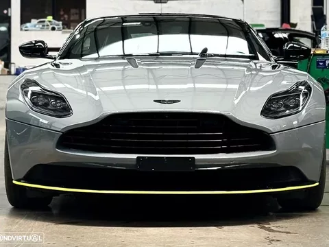 Aston Martin DB11 Coupé V12 AMR