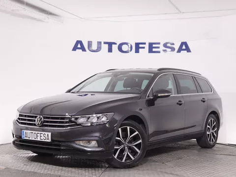 Volkswagen Passat Variant VARIANT 1.5 TSI EXECUTIVE 150CV 5P # IVA DEDUCIBLE,NAVY,PARKTRONIC