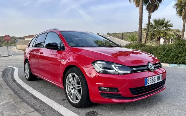 VOLKSWAGEN Golf Golf Variant 1.6TDI CR BMT Bluemotion 110
