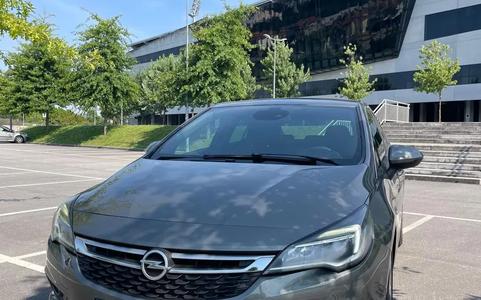 Opel Astra 1.6 CDTI Dynamic Sport