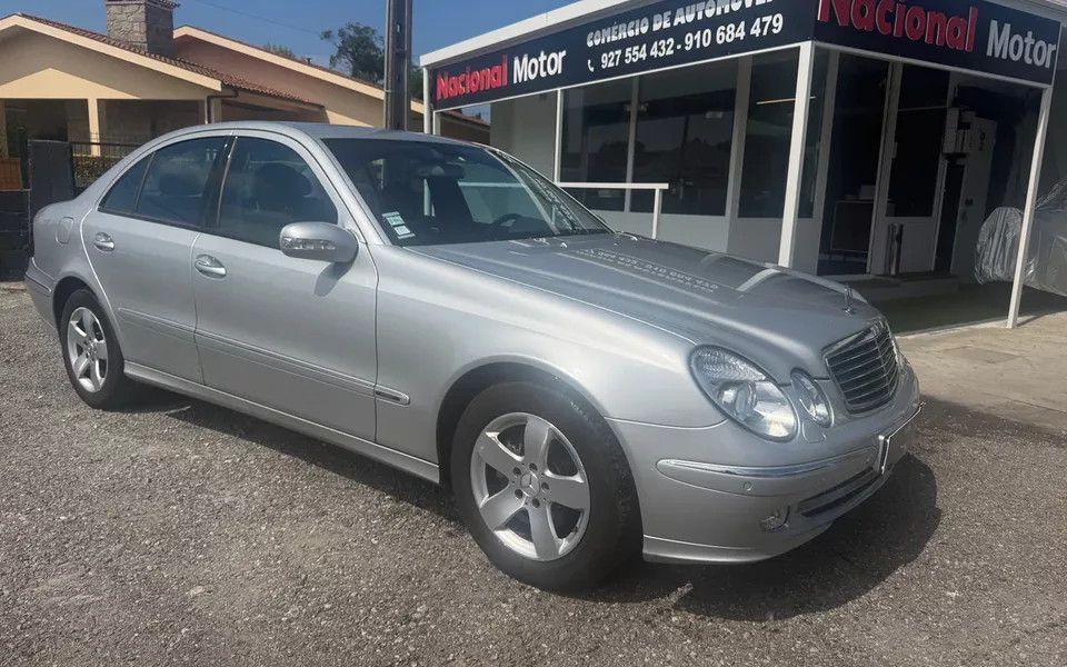 Mercedes-Benz E 220 CDI Auto Avantgarde