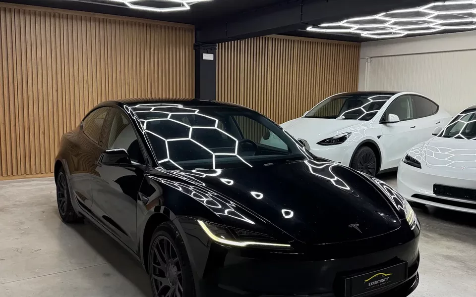 Tesla Model 3 Tração Traseira Premium