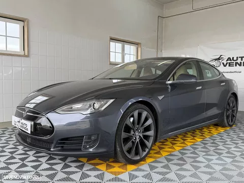 Tesla Model S 85D AWD