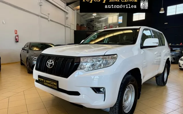 TOYOTA Land Cruiser Land Cruiser D-4D GX