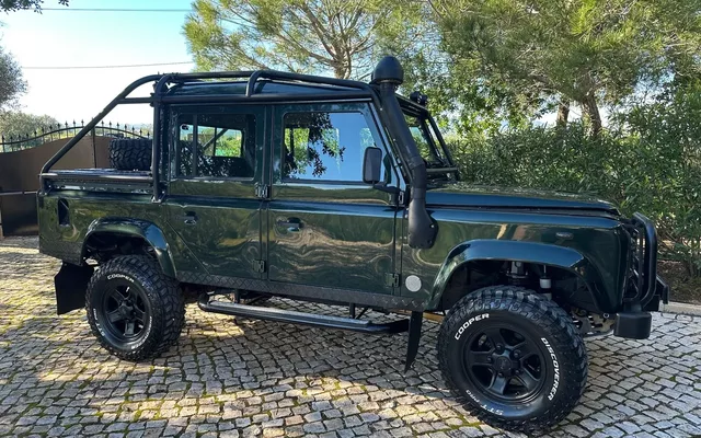 Land Rover Defender 110 Crew Cab E