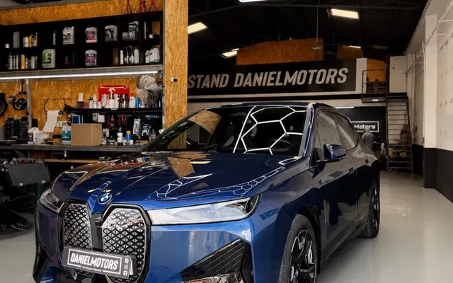 BMW iX xDrive40
