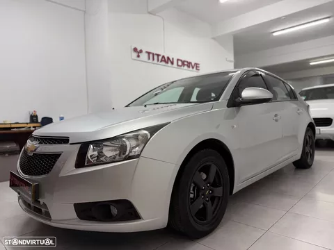 Chevrolet Cruze 1.6 LT
