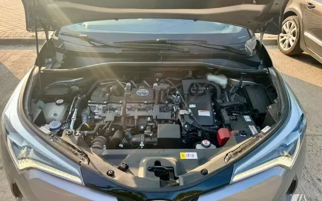 TOYOTA C-HR + 1.8 125H Advance
