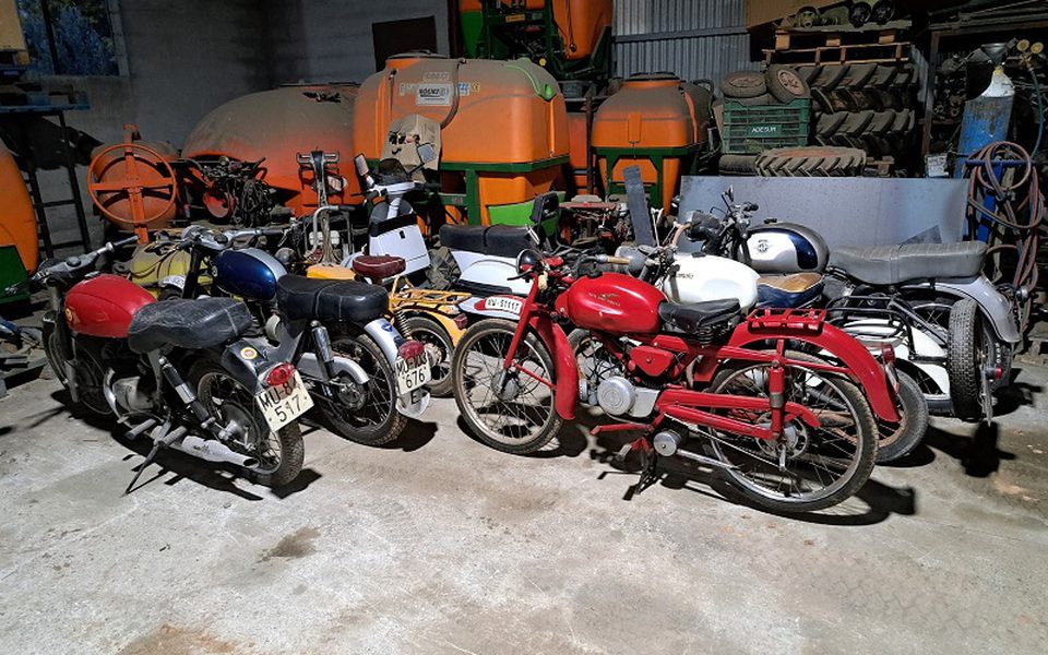 MOTO CLASICA VESPA TX 200 CC.