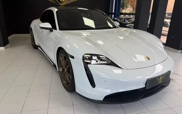 Porsche Taycan Bateria Performance Plus