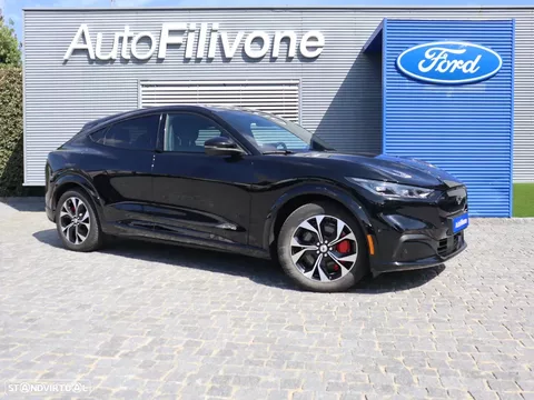 Ford Mustang Mach-E AWD PREMIUM