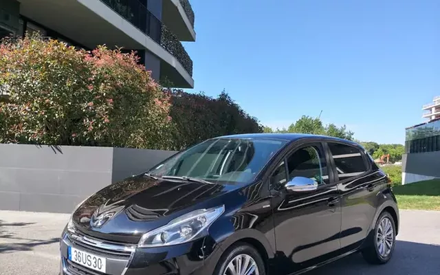 Peugeot 208 2018 Peugeot 208 1.6Hdi - 75 CV -