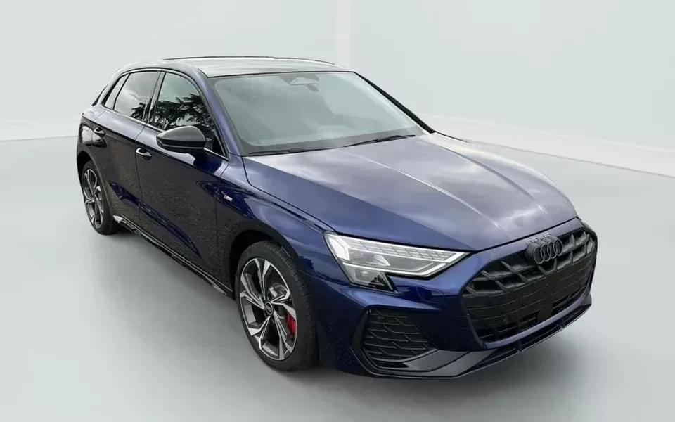 Audi A3 SPORTBACK NOUVELLE 45 TFSI E HYBRIDE RECHARGEABLE 272 S TRONIC 6 S LINE Zéro km immatriculé