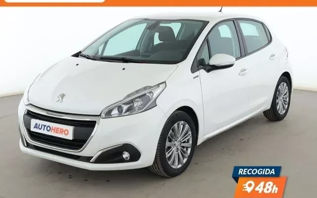 PEUGEOT 208 208 1.2 PureTech S&S Signature 82