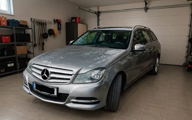 Mercedes-Benz C 220