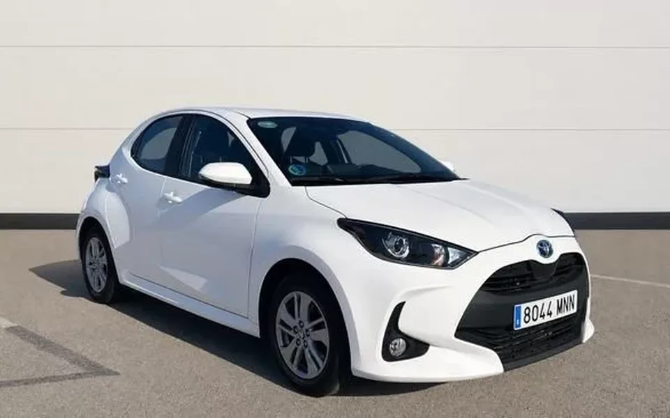 TOYOTA Yaris 1.5 VVT-I HEV AUTO BUSINESS PLUS 116 5P