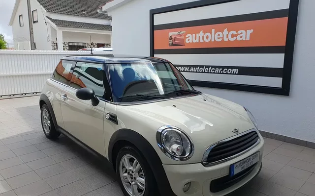 MINI 3 Portas One Aut.