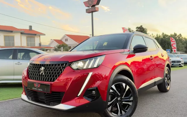 Peugeot 2008 1.2 PureTech GT EAT8