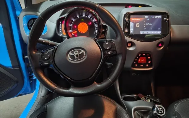 TOYOTA Aygo Aygo 70 x-wave