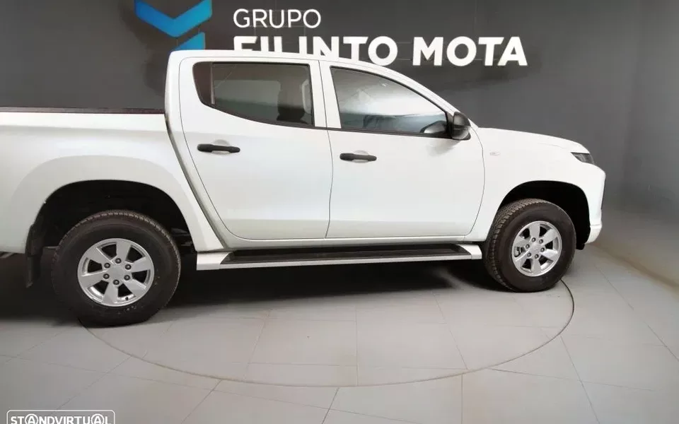 Mitsubishi L200 2.3 DI-D CD Invite 4WD