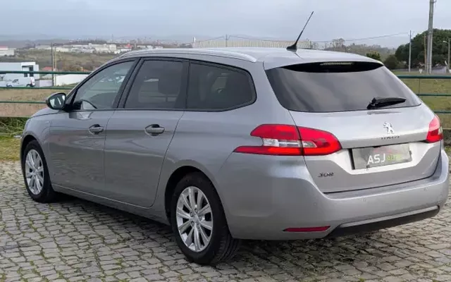 Peugeot 308 SW 2019 1.5 BlueHDi Style
