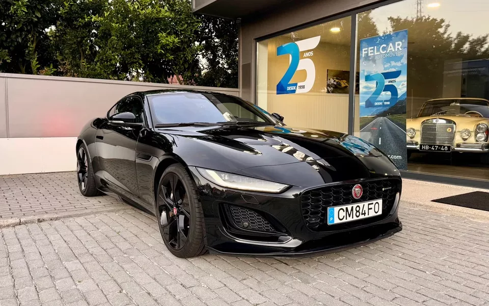 Jaguar F-Type 2.0 i4 R-Dynamic Black