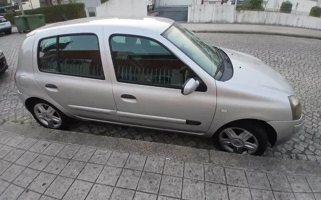 Renault Clio 1.2 16V Privilège Luxe