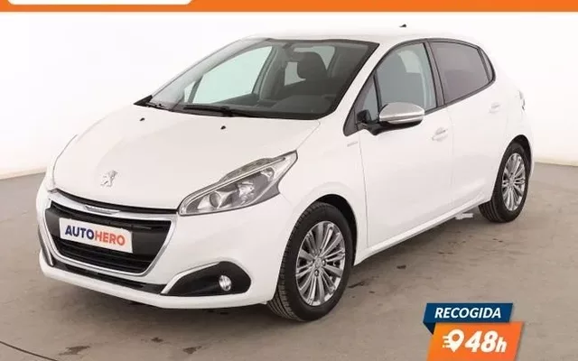 PEUGEOT 208 208 1.2 PureTech Style 82